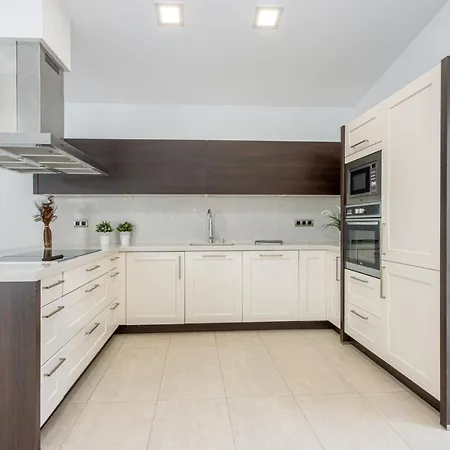 Goldhome - New House With Private Heated Pool, Parking, Wifi, Games Room Ampuriabrava Exterior foto