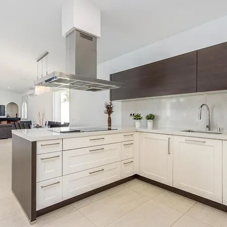 Goldhome - New House With Private Heated Pool, Parking, Wifi, Games Room Ampuriabrava Exterior foto