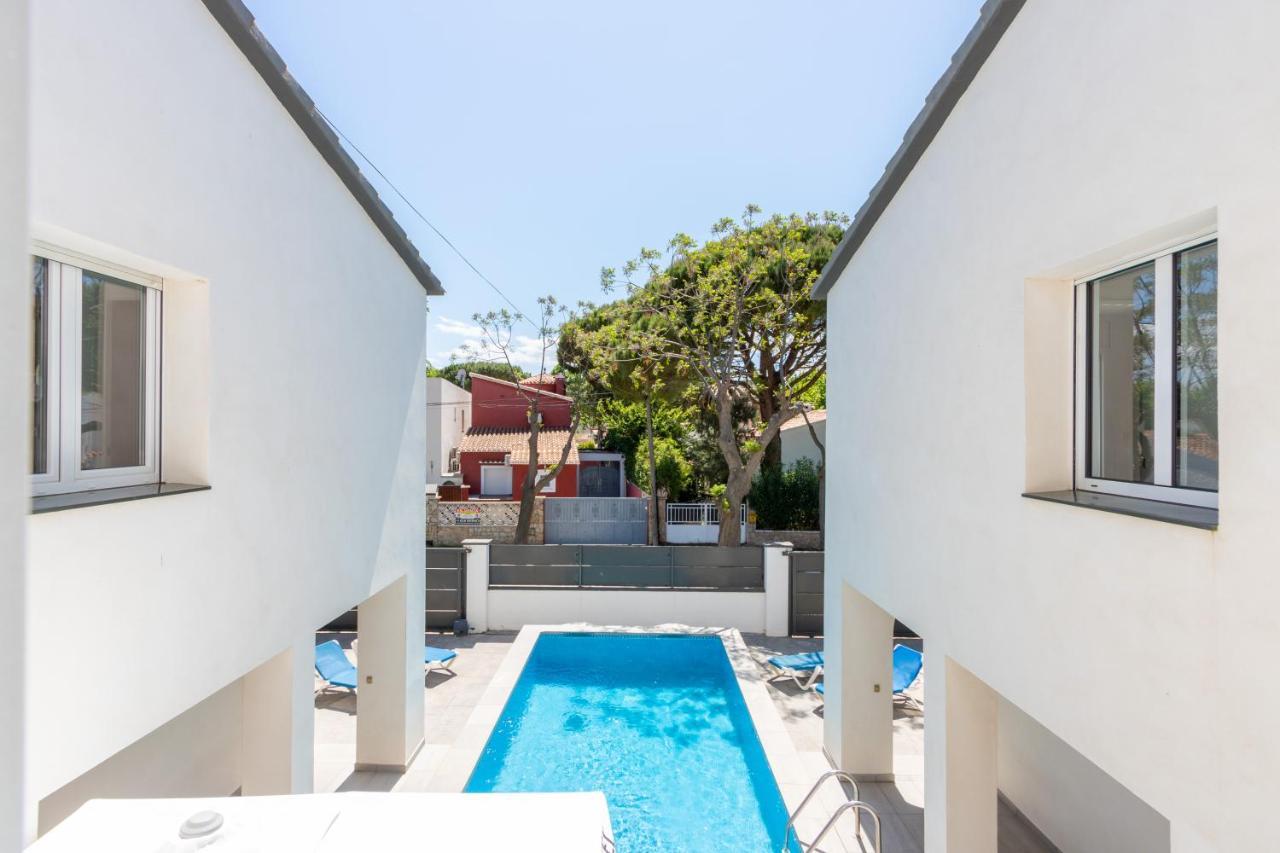 Goldhome - New House With Private Heated Pool, Parking, Wifi, Games Villa