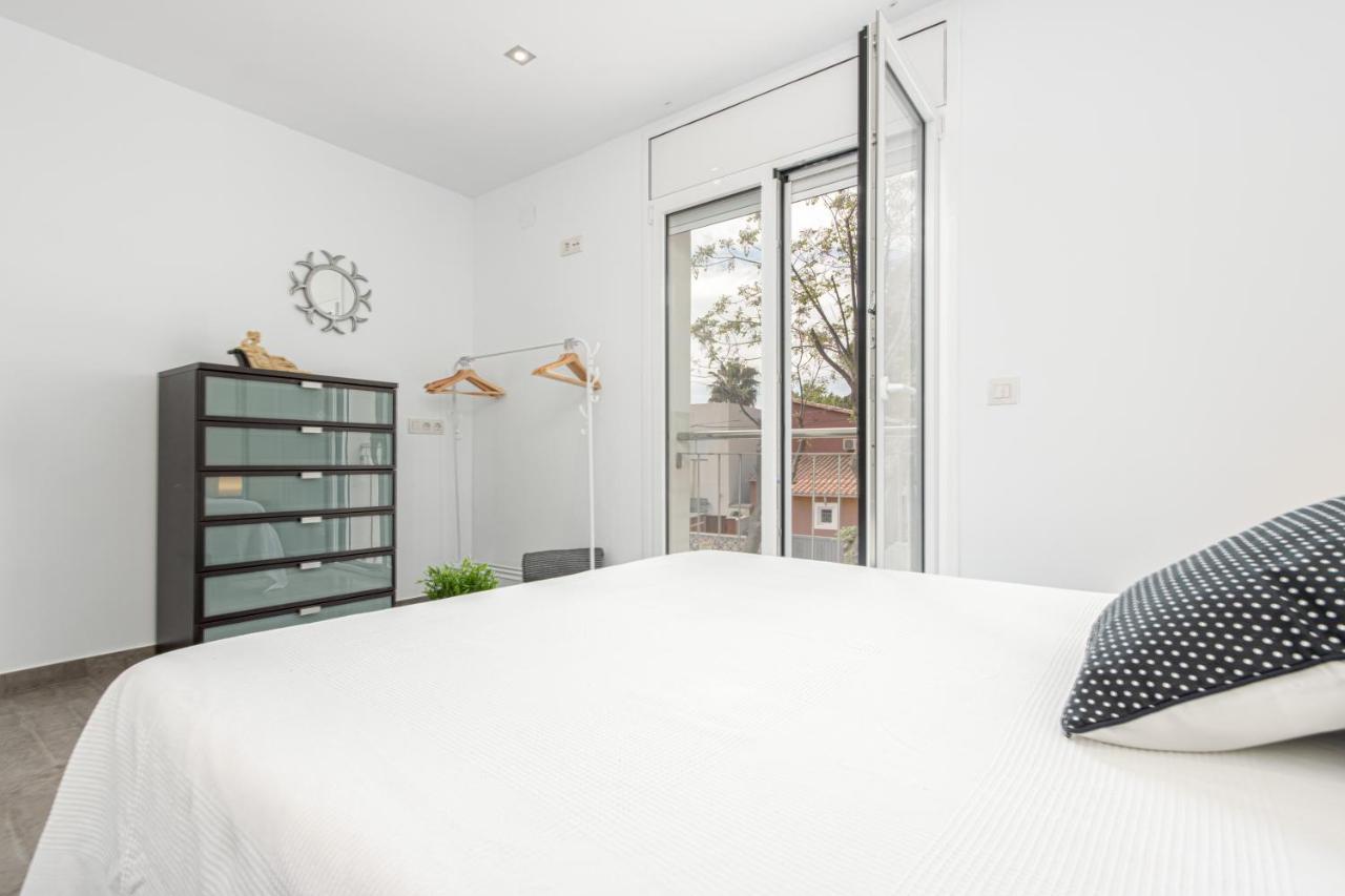 Goldhome - New House With Private Heated Pool, Parking, Wifi, Games Villa
