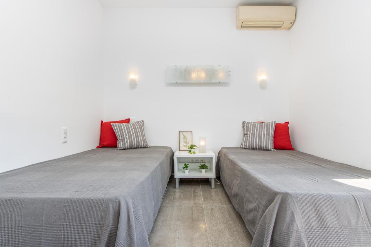 Goldhome - New House With Private Heated Pool, Parking, Wifi, Games * Empuriabrava