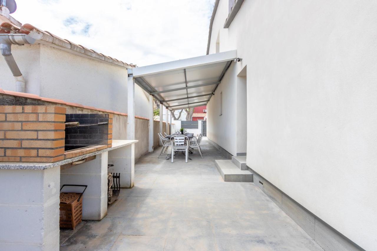 Goldhome - New House With Private Heated Pool, Parking, Wifi, Games *